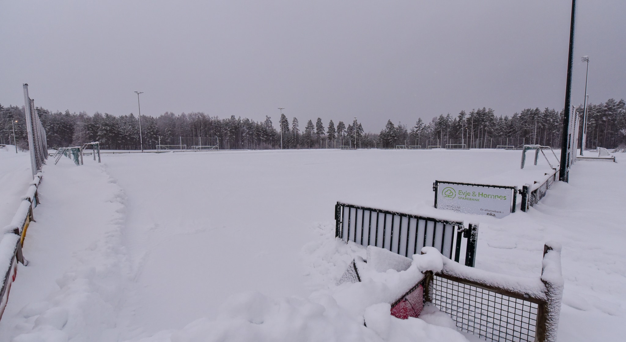 Kunstgressbanen brøytet!